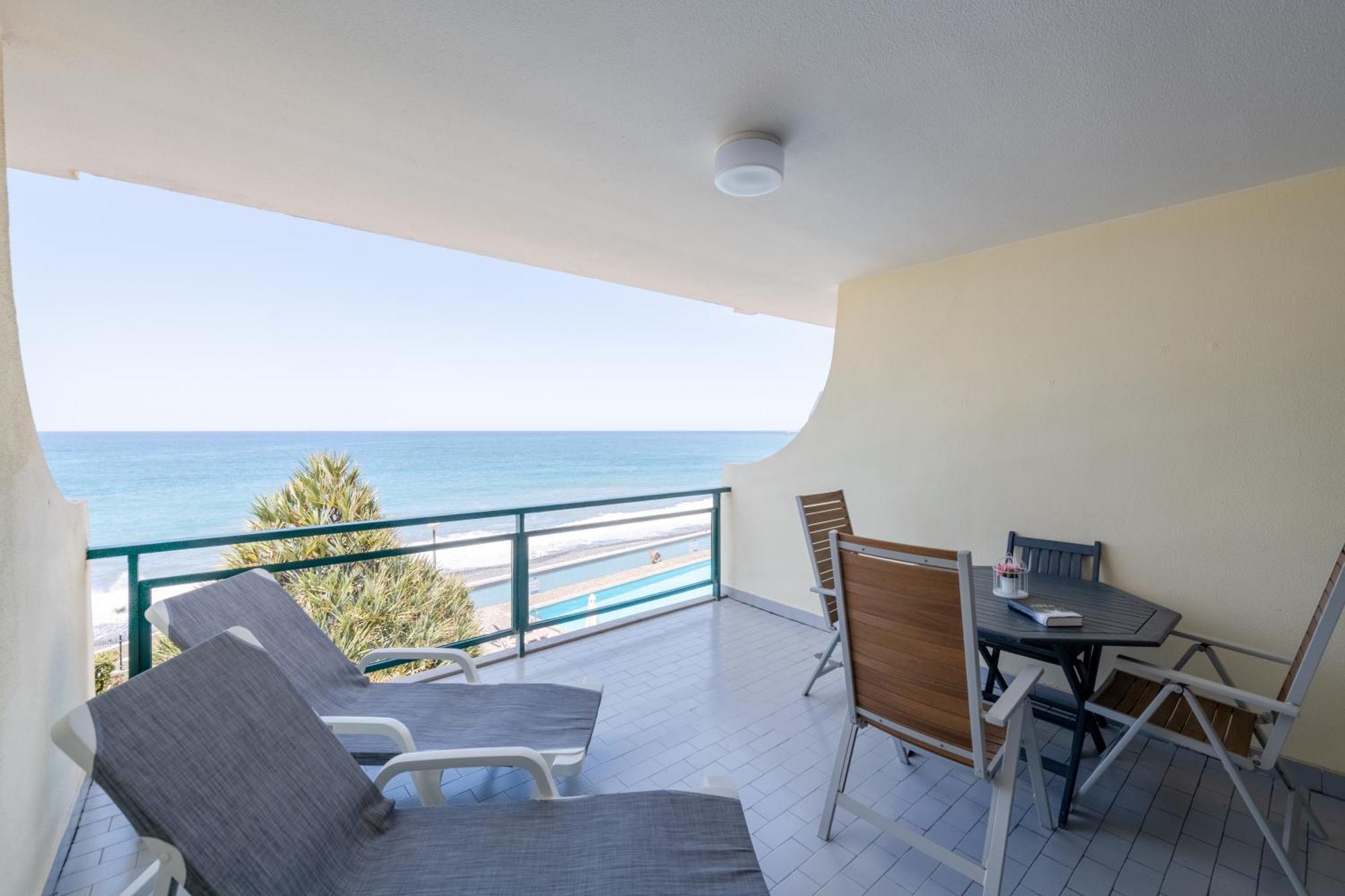 Atlantic View Apartment At Formosa Beach Фуншал Екстериор снимка