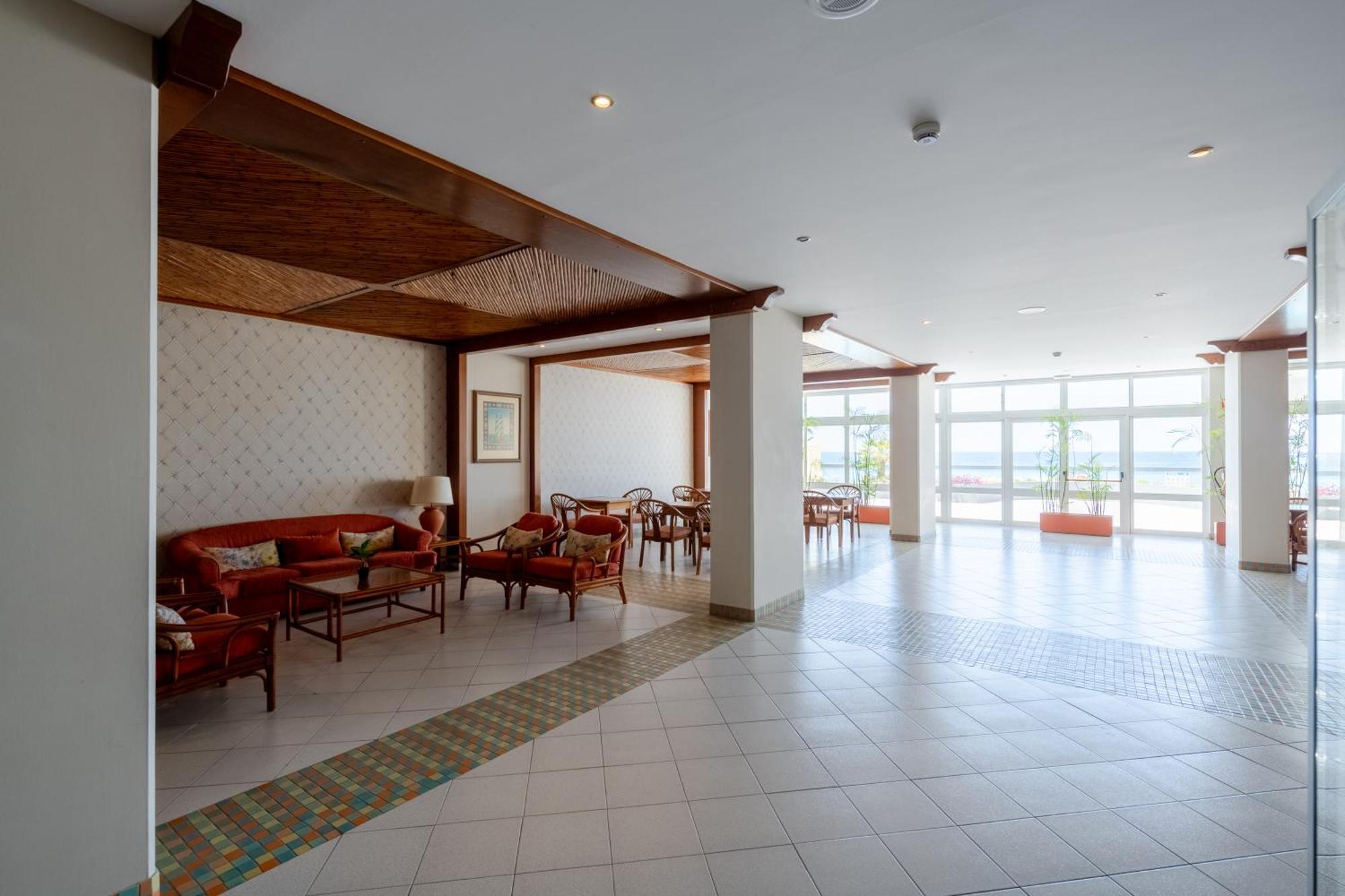 Atlantic View Apartment At Formosa Beach Фуншал Екстериор снимка