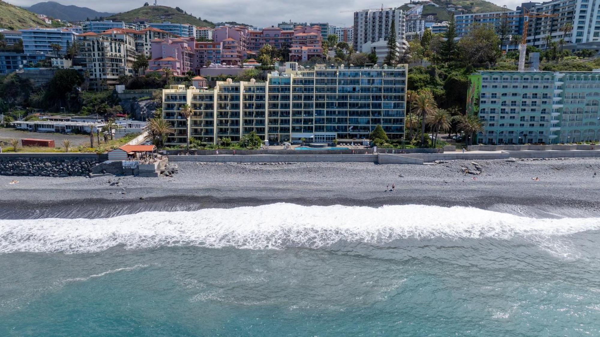 Atlantic View Apartment At Formosa Beach Фуншал Екстериор снимка