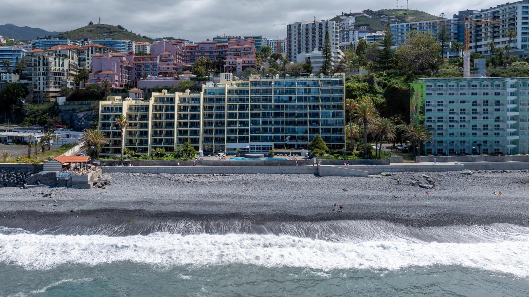 Atlantic View Apartment At Formosa Beach Фуншал Екстериор снимка